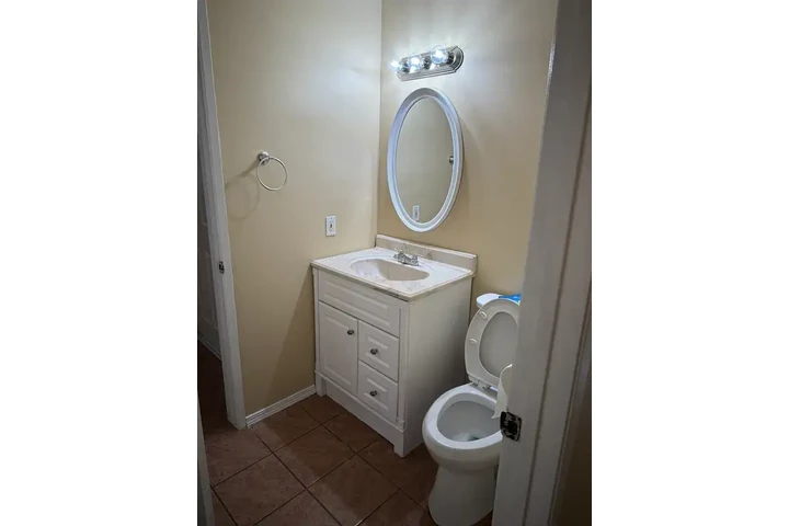 $1200 : Charming Southwest Home image 5