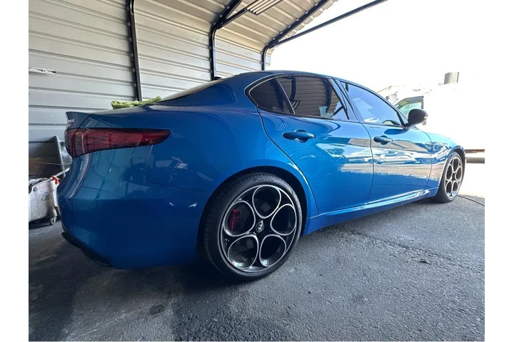 $25977 : 2022 Giulia Veloce image 1