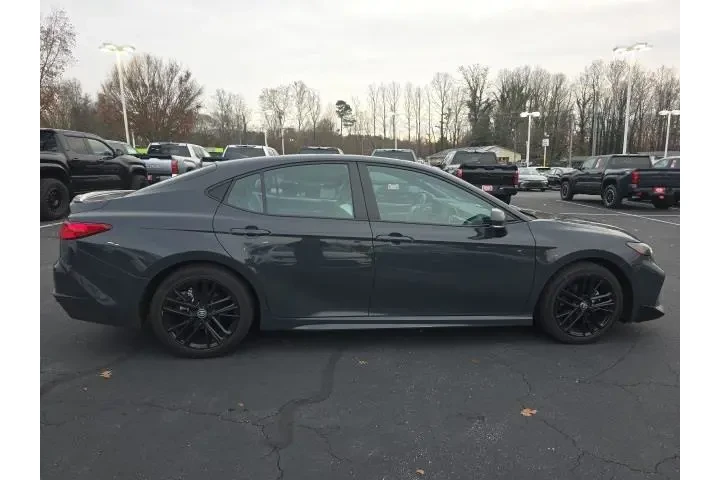 $28590 : Toyota Camry 2025 SE 4dr Sed image 5