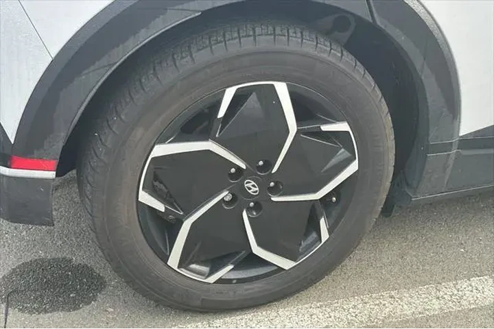 $23990 : Hyundai IONIQ 5 2024 SEL 4dr image 7