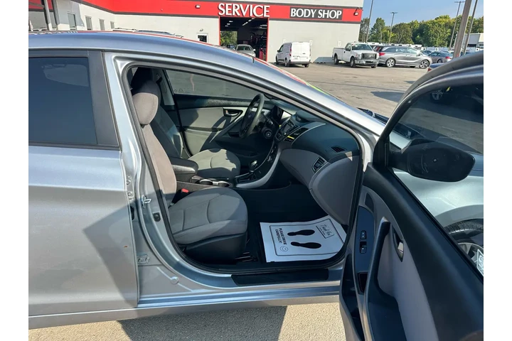 $6980 : 2015 Elantra 4dr Sdn Auto SE image 9