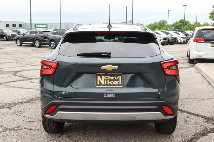 $22387 : 2025 Trax FWD 4dr LT image 5