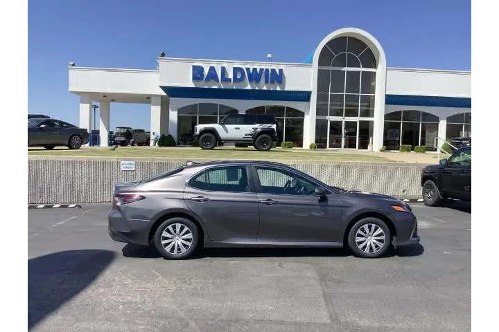 $26950 : Toyota Camry Hybrid 2023 LE image 8