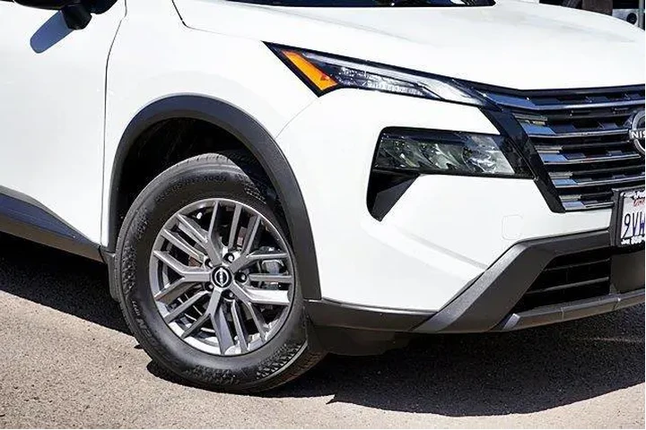 $24920 : Nissan Rogue 2025 S 4dr Cros image 4