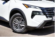 $24920 : Nissan Rogue 2025 S 4dr Cros thumbnail