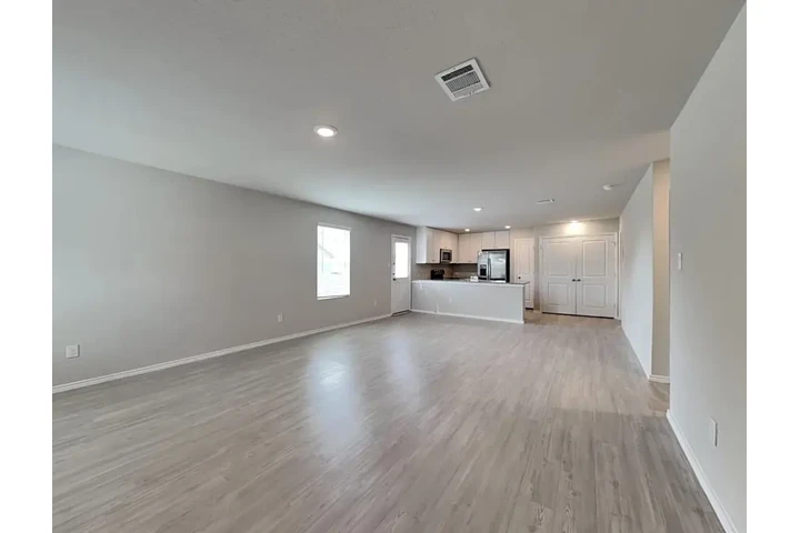 $1500 : Welcome to Glendale, a communi image 3