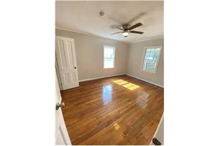 $1400 : Rental property with 1 bedro image 4