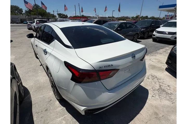 $9900 : 2020 Altima 2.5 S image 3