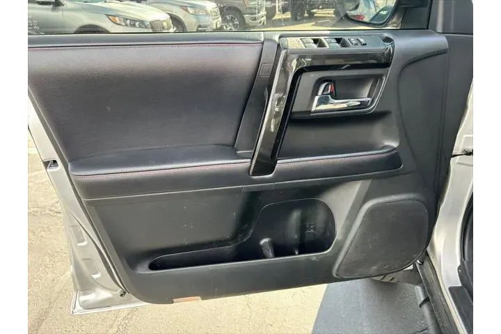 $28557 : Toyota 4Runner 2019 4x4 TRD image 9