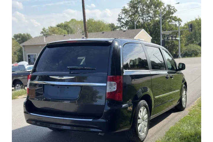 $6999 : 2013 Town and Country Touring image 6
