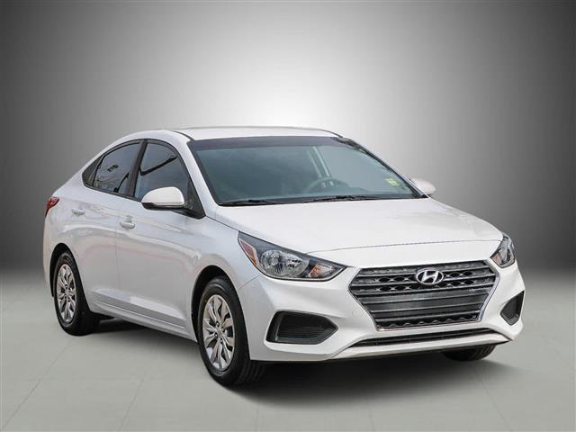 $12300 : Pre-Owned 2018 Hyundai Accent image 3