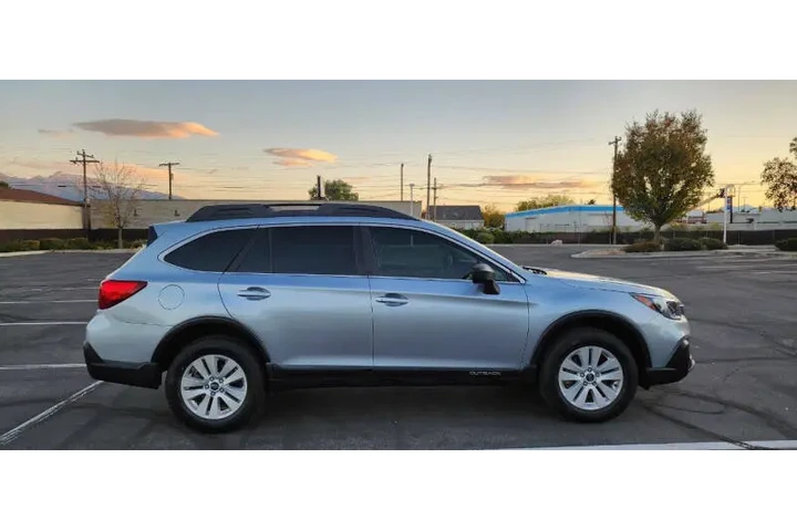 $15900 : 2019 Outback 2.5i image 9