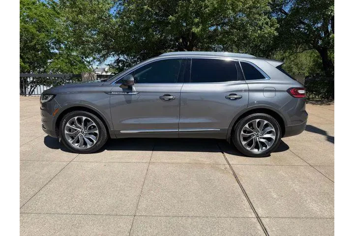 $28980 : Lincoln Nautilus 2022 Reserv image 2