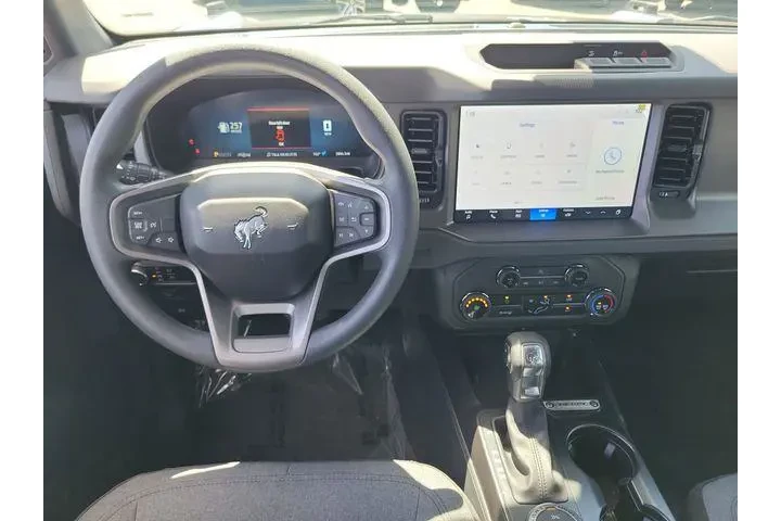 $39988 : Ford Bronco 2025 4x4 Base 4d image 4