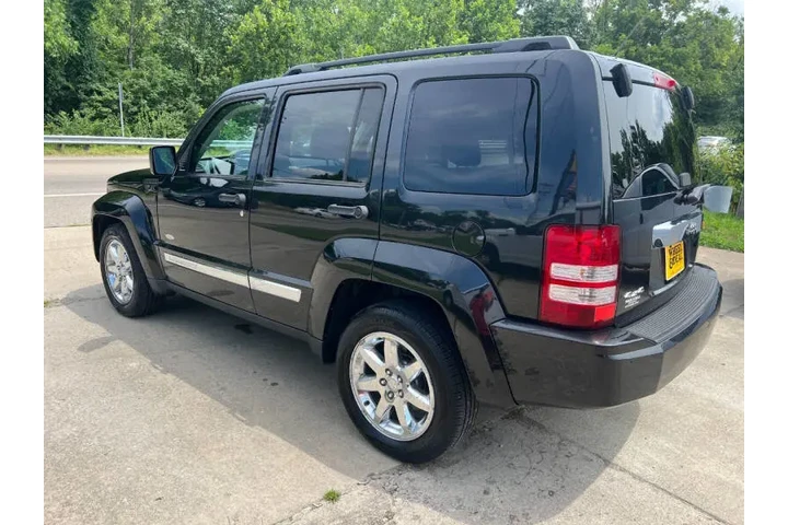 $6995 : 2012 Liberty Latitude image 9