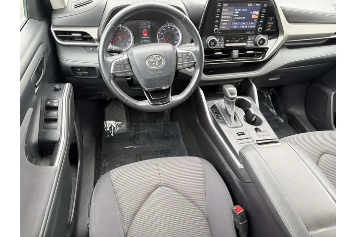 $27991 : Toyota Highlander 2021 AWD L image 9