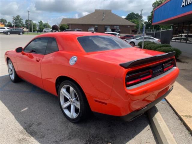 2017 Challenger image 6