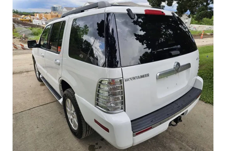 $2995 : 2006 Mountaineer Luxury image 8