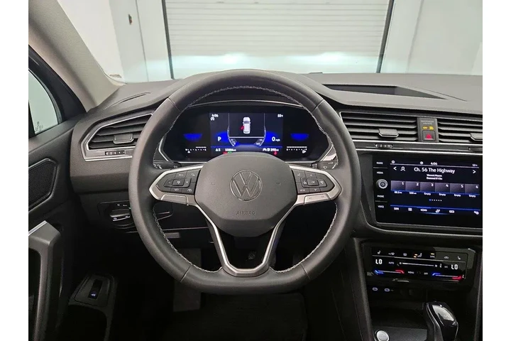$19998 : Volkswagen Tiguan 2022 SE 4d image 10