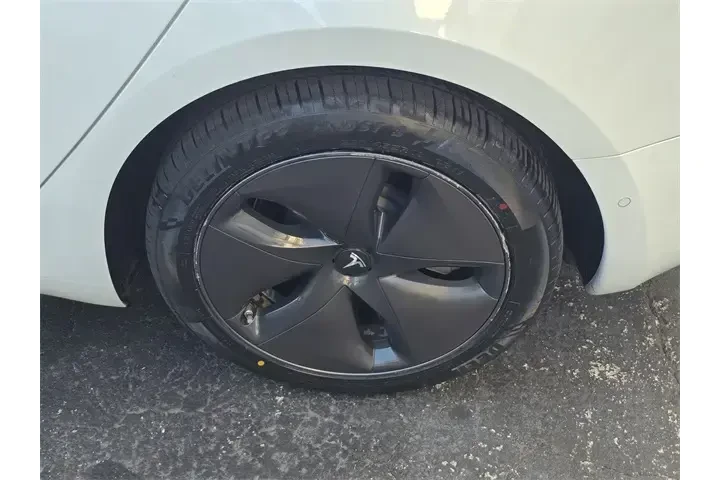 $15990 : Tesla Model 3 2018 Long Rang image 5