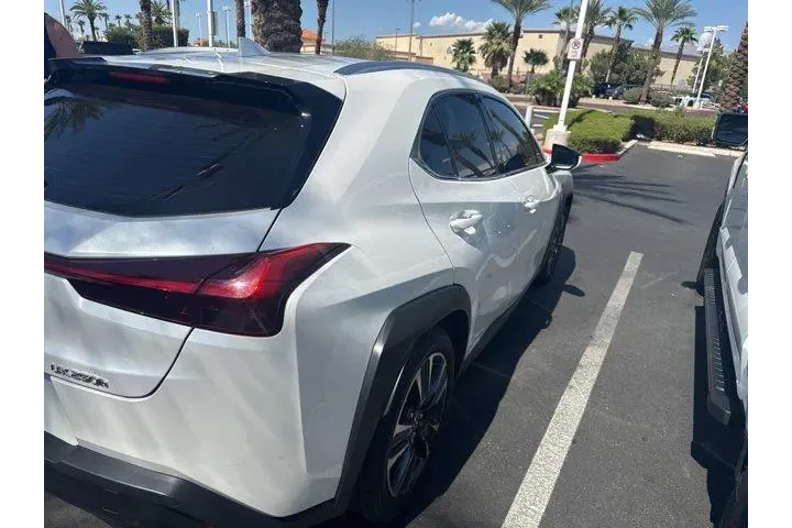 $25182 : Lexus UX 250h 2019 AWD 4dr C image 3