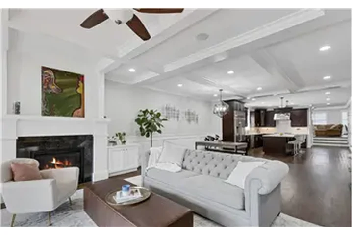 $5700 : Rental property with 3 bedro image 8