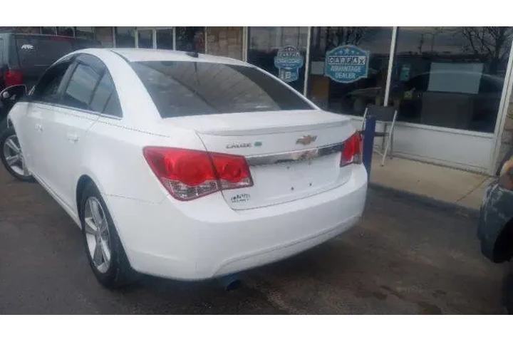 $8500 : 2014 Cruze LS Auto image 3