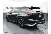 $37488 : Toyota Highlander 2024 XSE 4 thumbnail