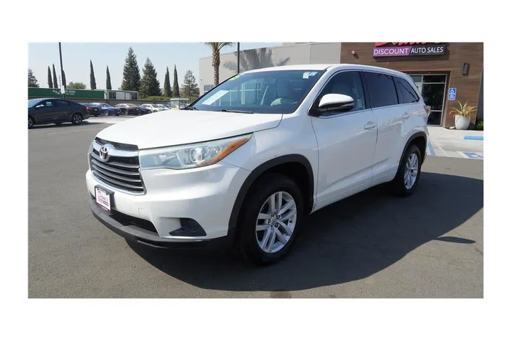 $18984 : 2015 Highlander LE Sport Util image 2