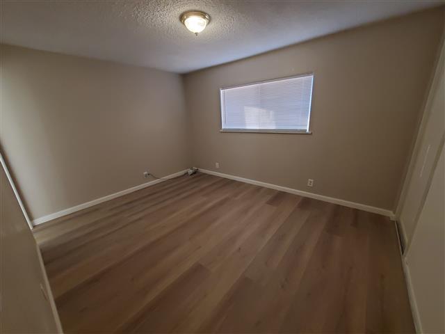 $1950 : Apple Valley Area Tranquila image 5