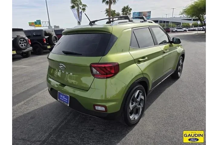 $19888 : Hyundai VENUE 2024 SEL 4dr C image 7
