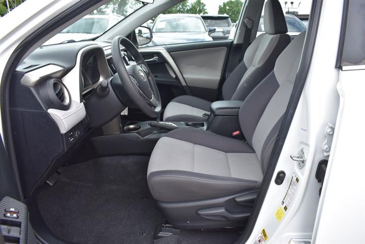 2015 RAV4 XLE image 5