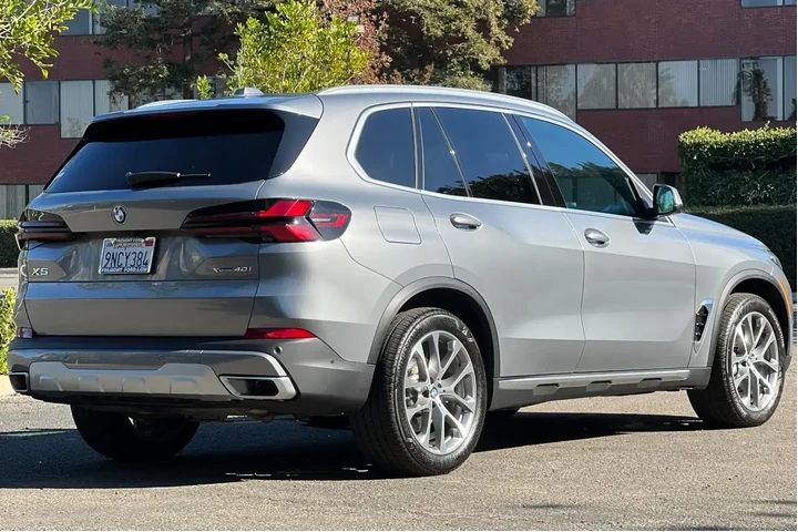 BMW X5 2025 AWD xDrive40i 4d image 3