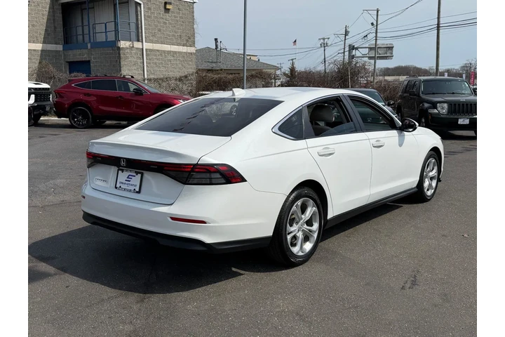 $23798 : Honda Accord 2023 LX 4dr Sed image 7