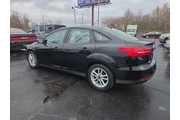 $8995 : 2017 Focus SE Sedan thumbnail