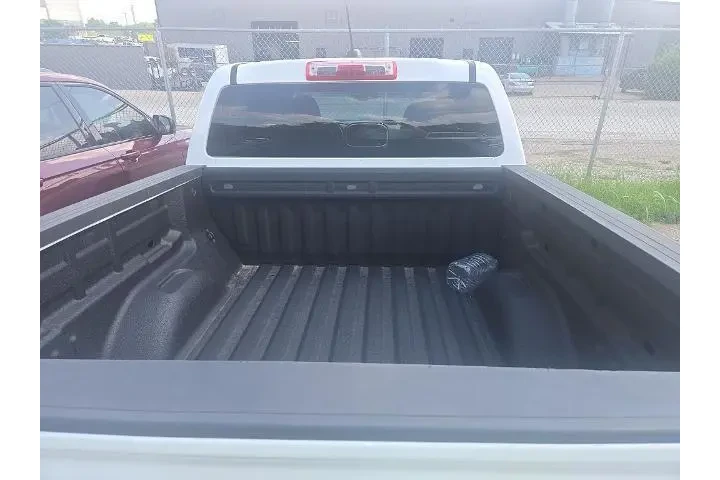 $21427 : GMC Canyon 2015 4x2 SLE 4dr image 3