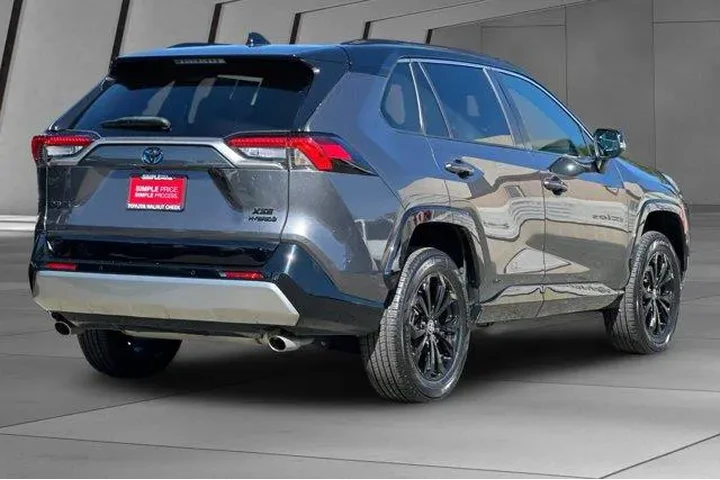$38900 : Toyota RAV4 Hybrid 2022 AWD image 4