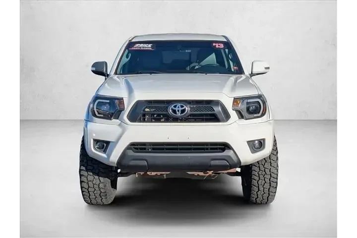 $18927 : Toyota Tacoma 2013 4x4 V6 4d image 2