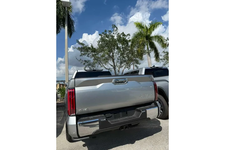 $70000 : 🚘 Tundra 2025 * image 6