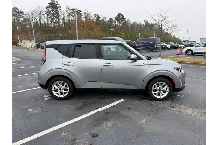 $15735 : Kia Soul 2024 S 4dr Crossove image 9
