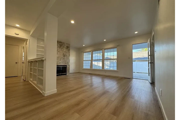 $2800 : Adorable 3 Bedroom House image 9