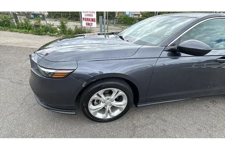 $23146 : Honda Accord 2023 LX 4dr Sed image 9