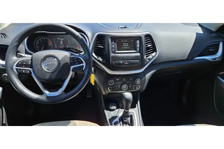 $17490 : 2018 Cherokee Latitude image 10