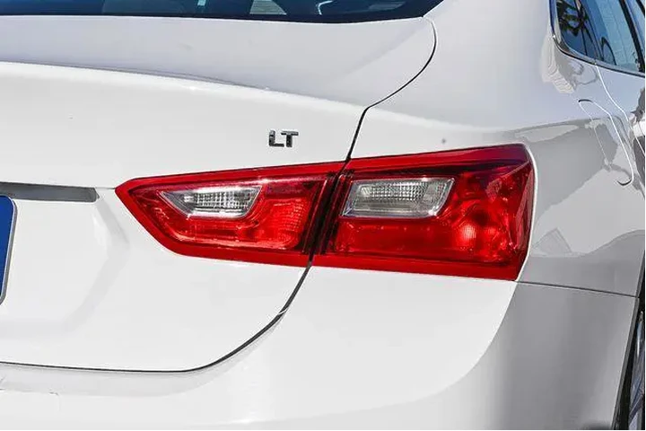 $17388 : Chevrolet Malibu 2023 LT 4dr image 9