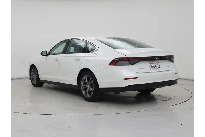 $29998 : Honda Accord Hybrid 2023 EX- image 2