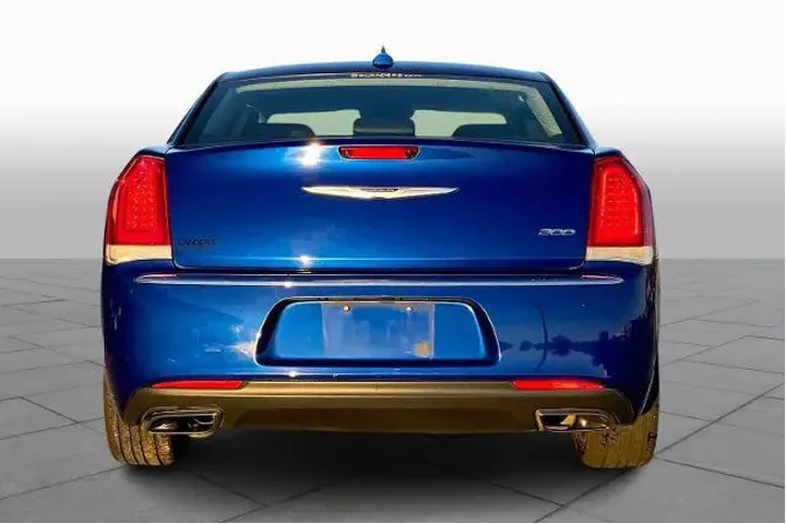 $12225 : Chrysler 300 2019 Touring 4d image 4