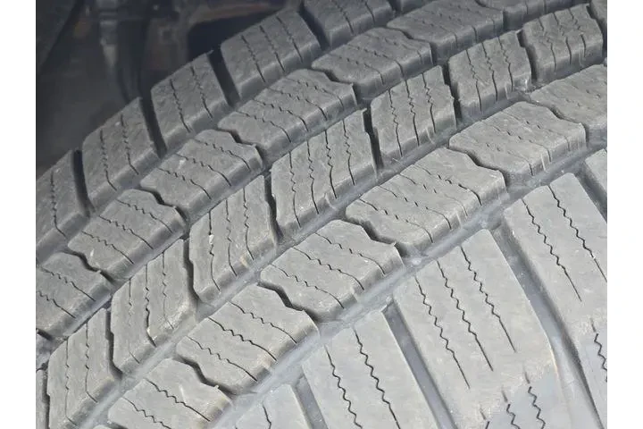 $26835 : GMC Yukon 2018 4x4 SLT 4dr S image 9