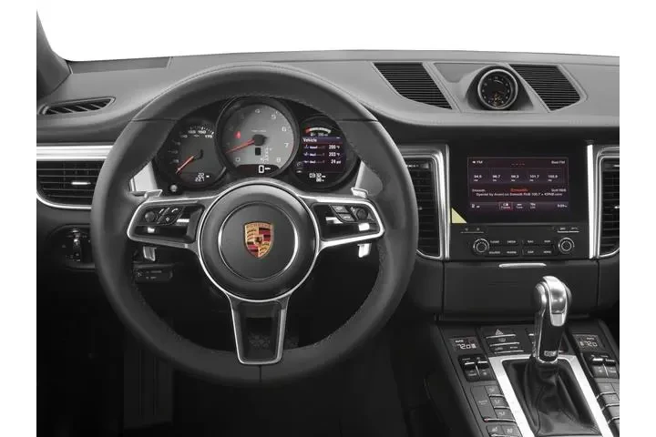 $18025 : Porsche Macan 2018 AWD GTS 4 image 7