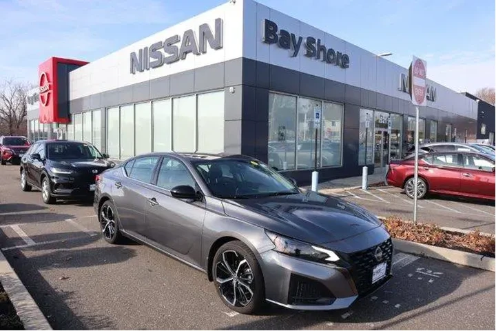 $22162 : Nissan Altima 2024 2.5 SR 4d image 2
