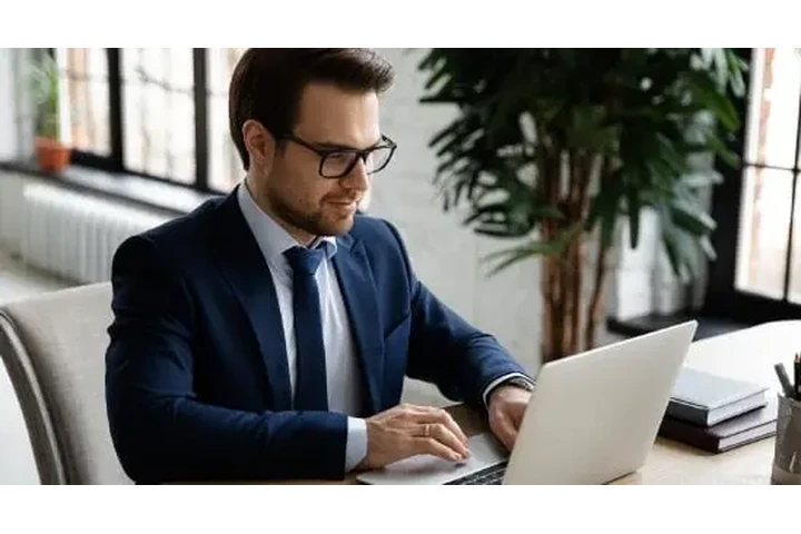 ASISTENTE ADMINISTRATIVO image 1